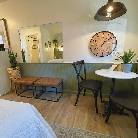 Emerald Valley Inn Port Crescent Экстерьер фото