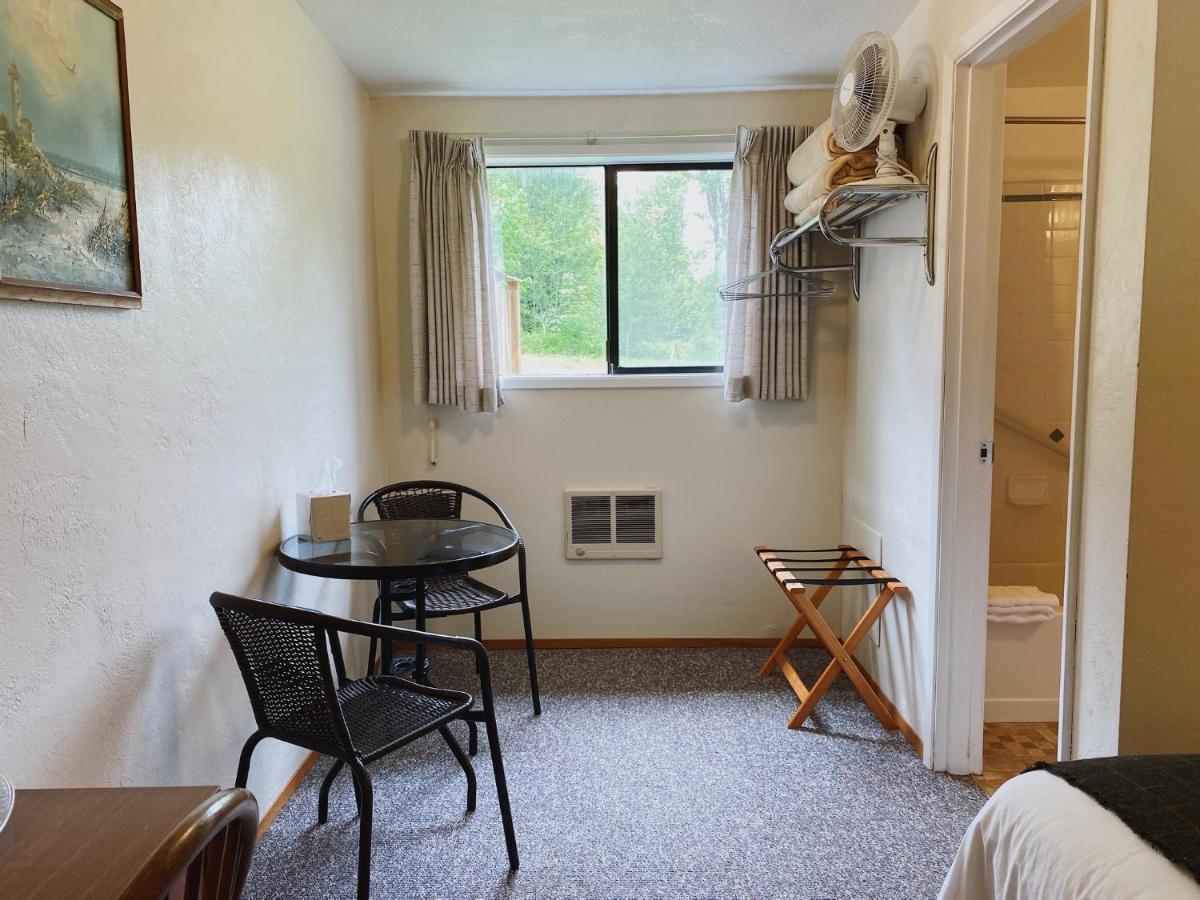 Emerald Valley Inn Port Crescent Экстерьер фото