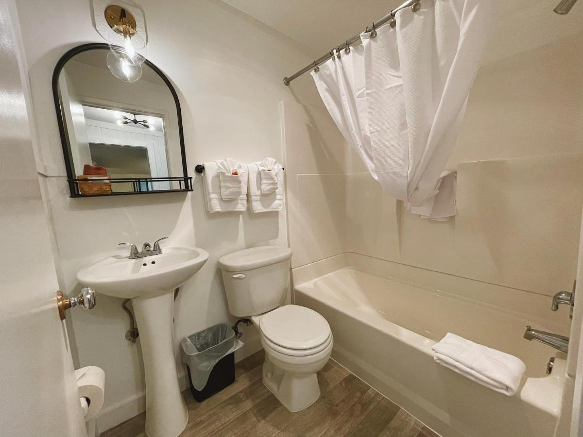 Emerald Valley Inn Port Crescent Экстерьер фото