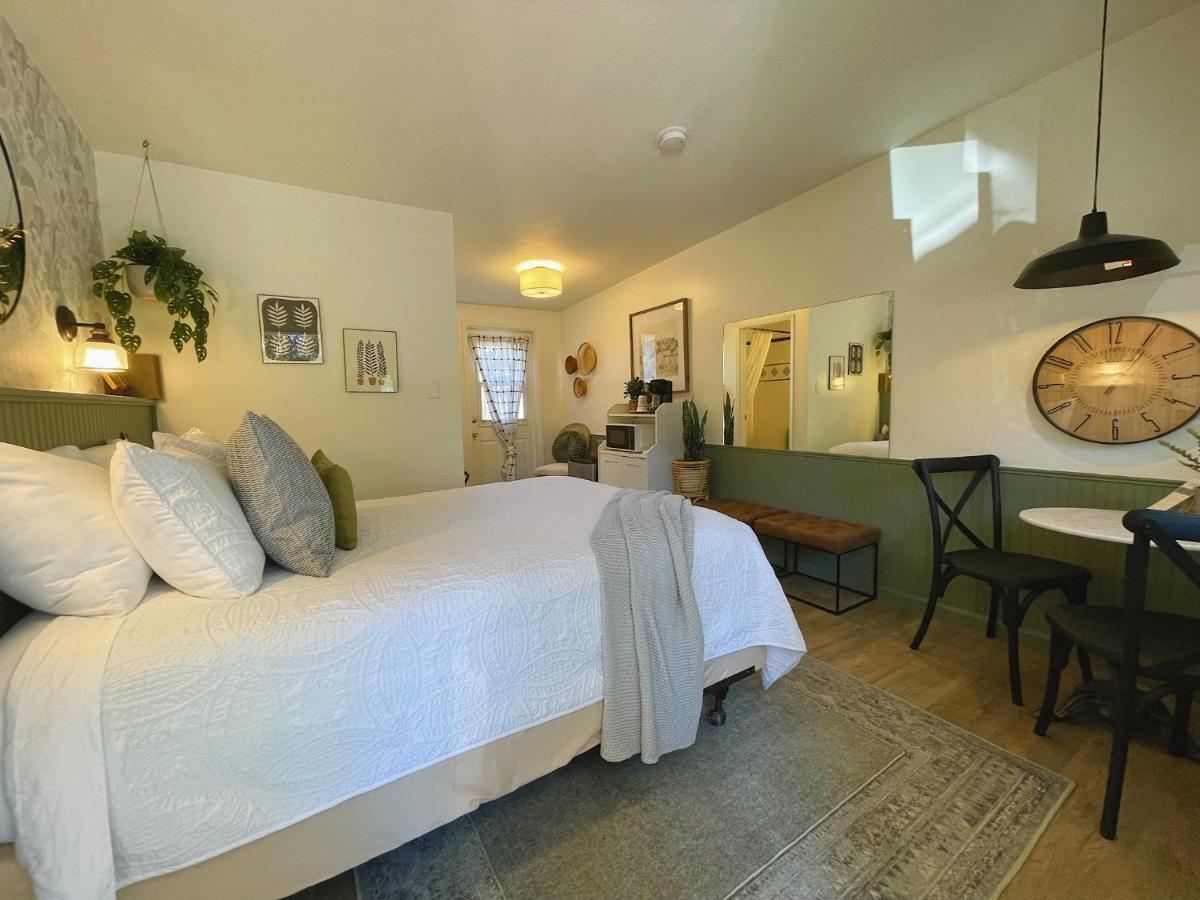 Emerald Valley Inn Port Crescent Экстерьер фото