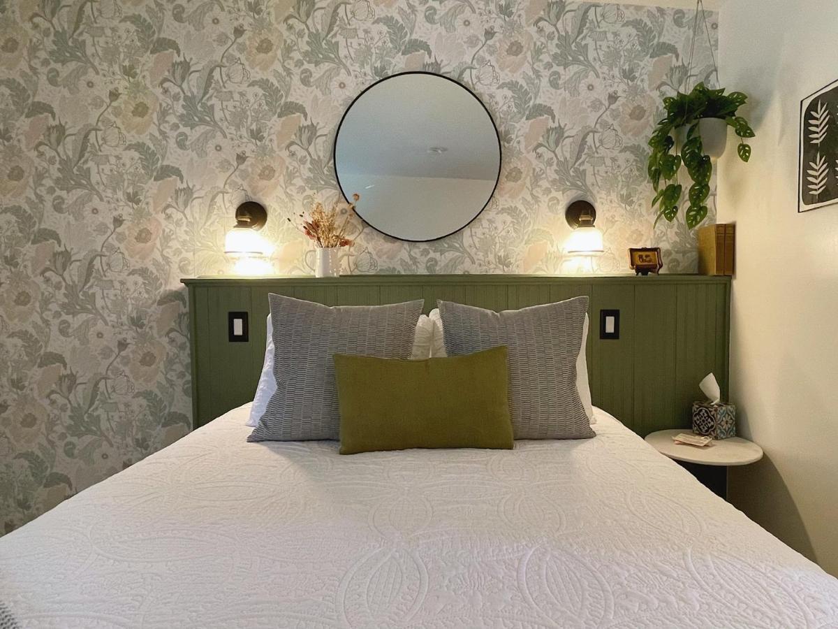 Emerald Valley Inn Port Crescent Экстерьер фото